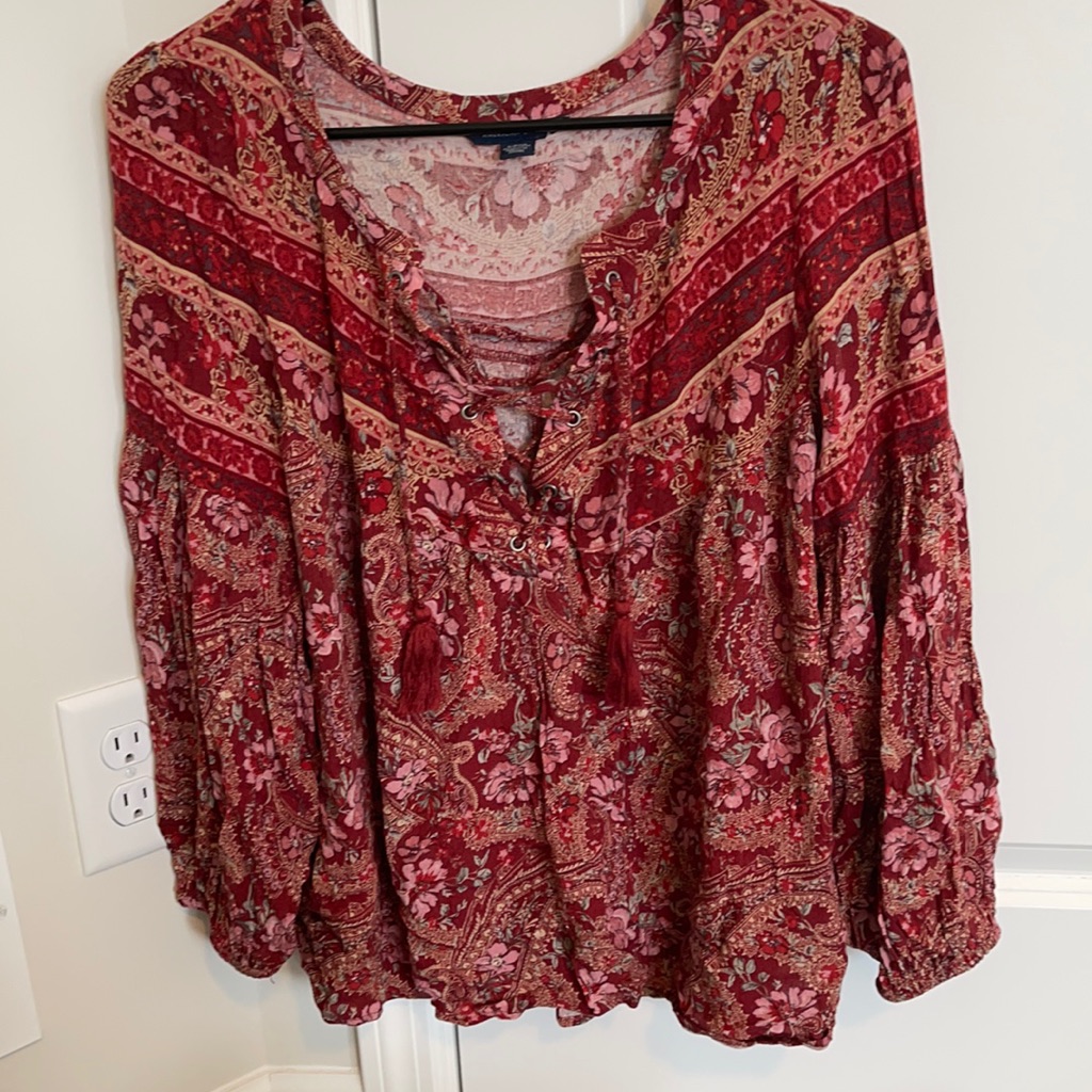 American Eagle Flowy Floral Print Top